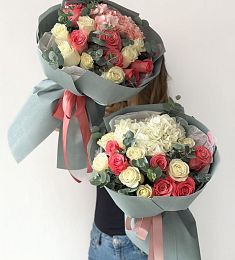 Букет "Ромео" из гортензий и роз