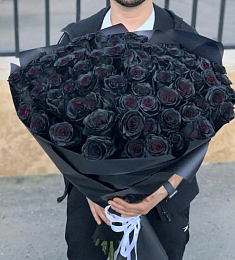 Букет из 51 черной розы 80 см