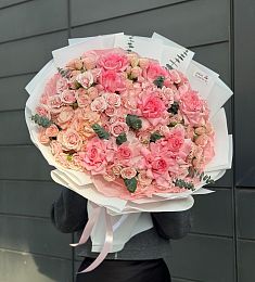 Букет "Катерина" из гортензий и роз