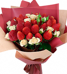 Клубничный букет с цветами "Парижанка"