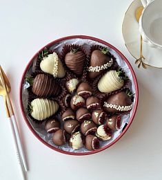 Клубничный бокс "Ягодный роман"